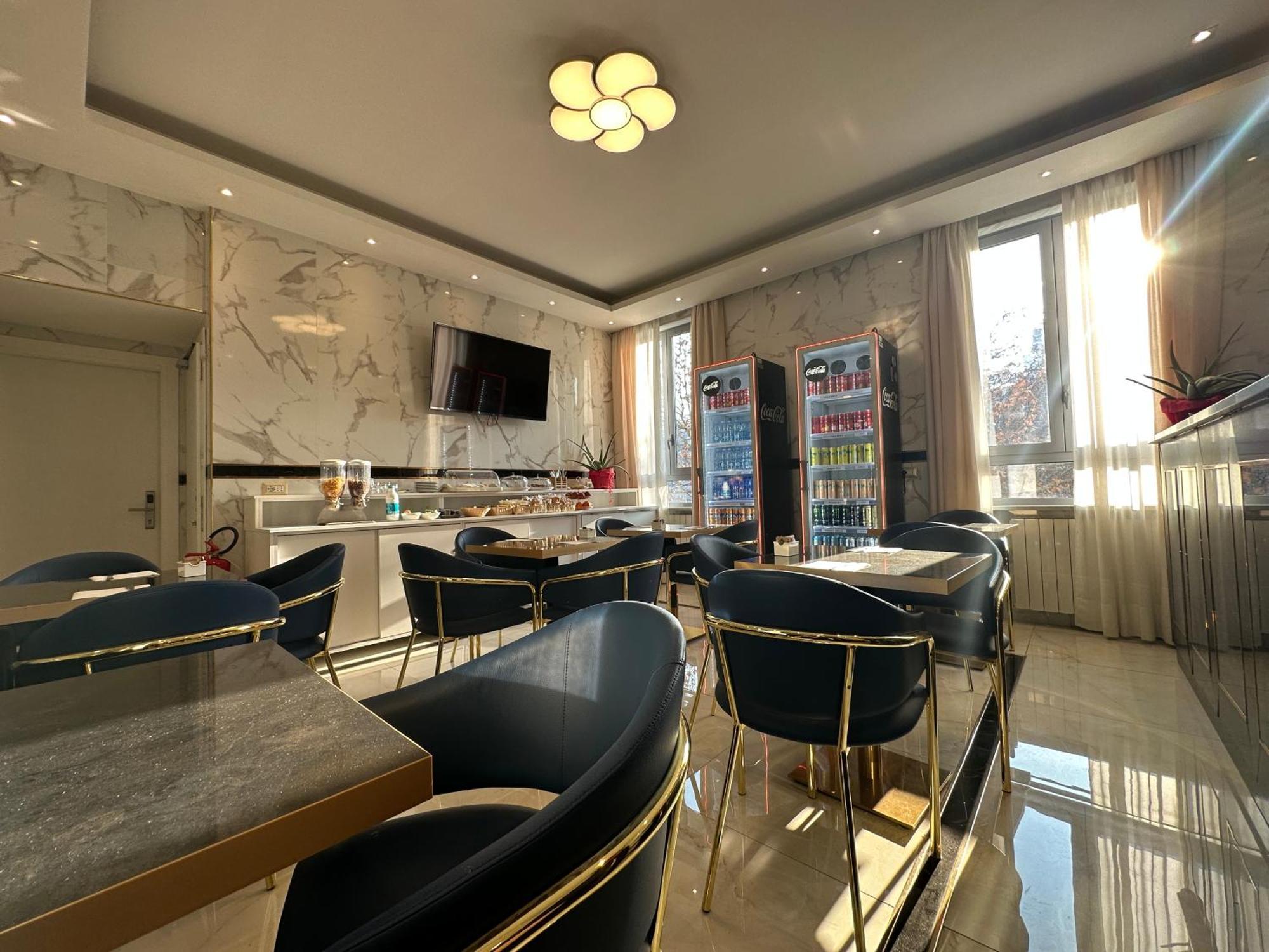 Hotel Midway — Foto 2